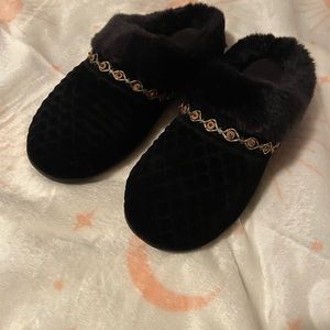 Black slippers